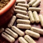 Are there specific dosage recommendations or guidelines for using kratom to manage ADHD, and how should individuals determine the appropriate dosage?